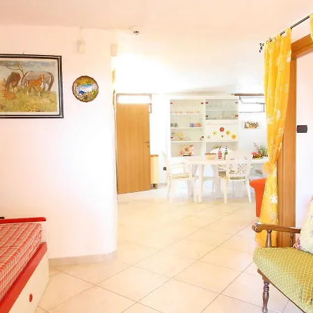 Holiday home Locazione Turistica Cotriero Pineta Red House