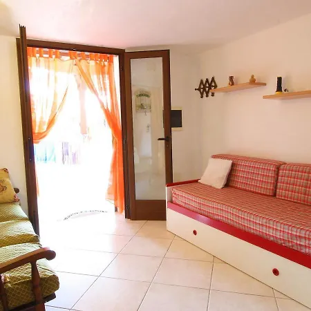 Holiday home Locazione Turistica Cotriero Pineta Red House